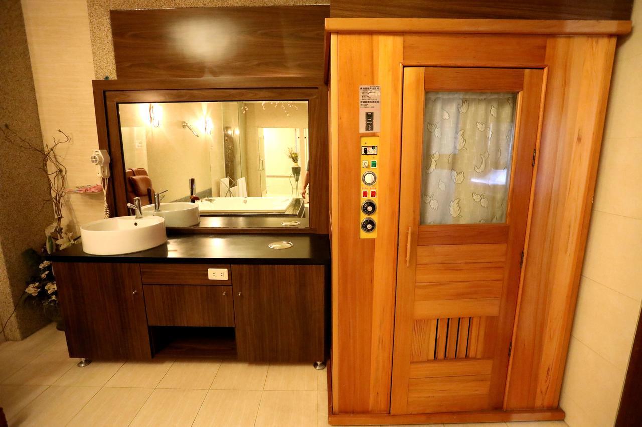 Hua Jia Motel Đài Nam Ngoại thất bức ảnh