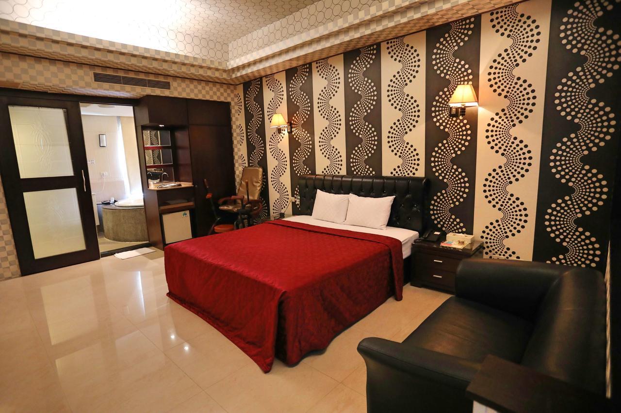 Hua Jia Motel Đài Nam Ngoại thất bức ảnh